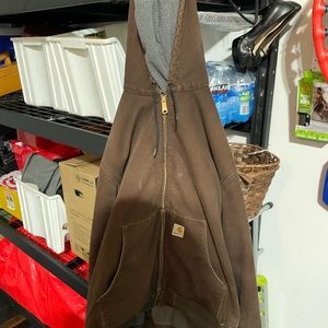 brown carhartt jacket it
